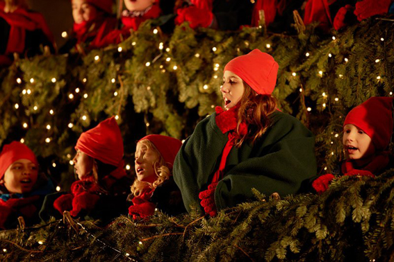 770 x singing christmas tree werdmuhleplatz zurich 02