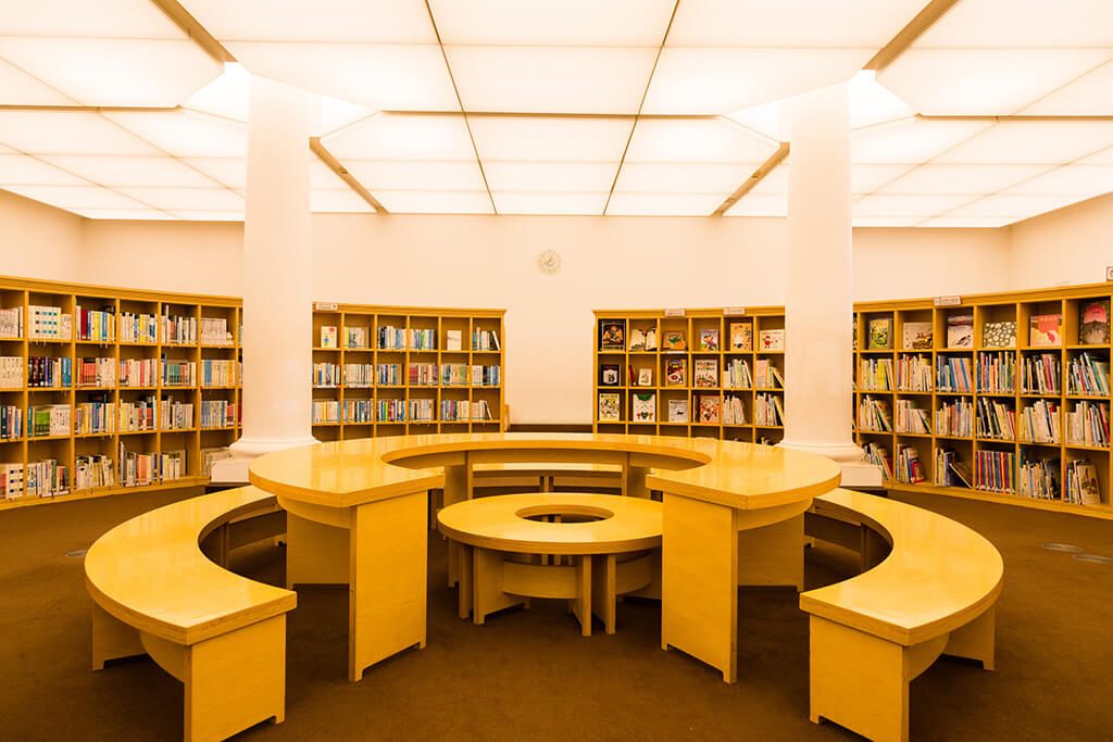 Library itl. Национальная библиотека Японии. Национальная парламентская библиотека. Мебель для школьной библиотеки. Школьная библиотека.