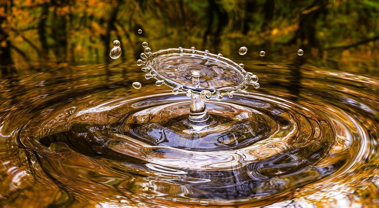 вода