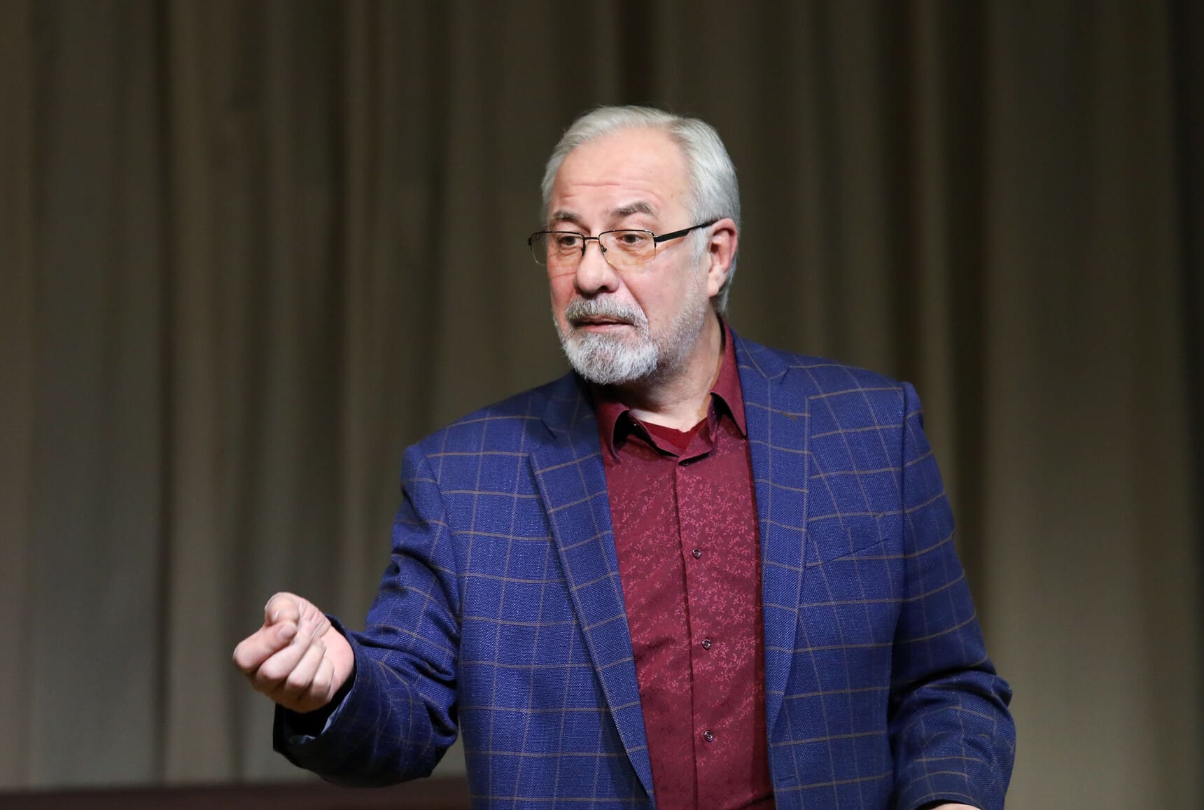 Владимир Елистратов