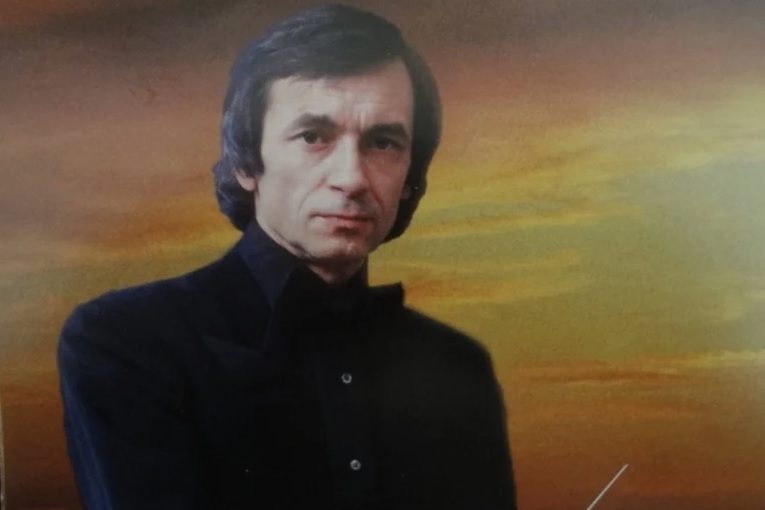 Евгений Колобов