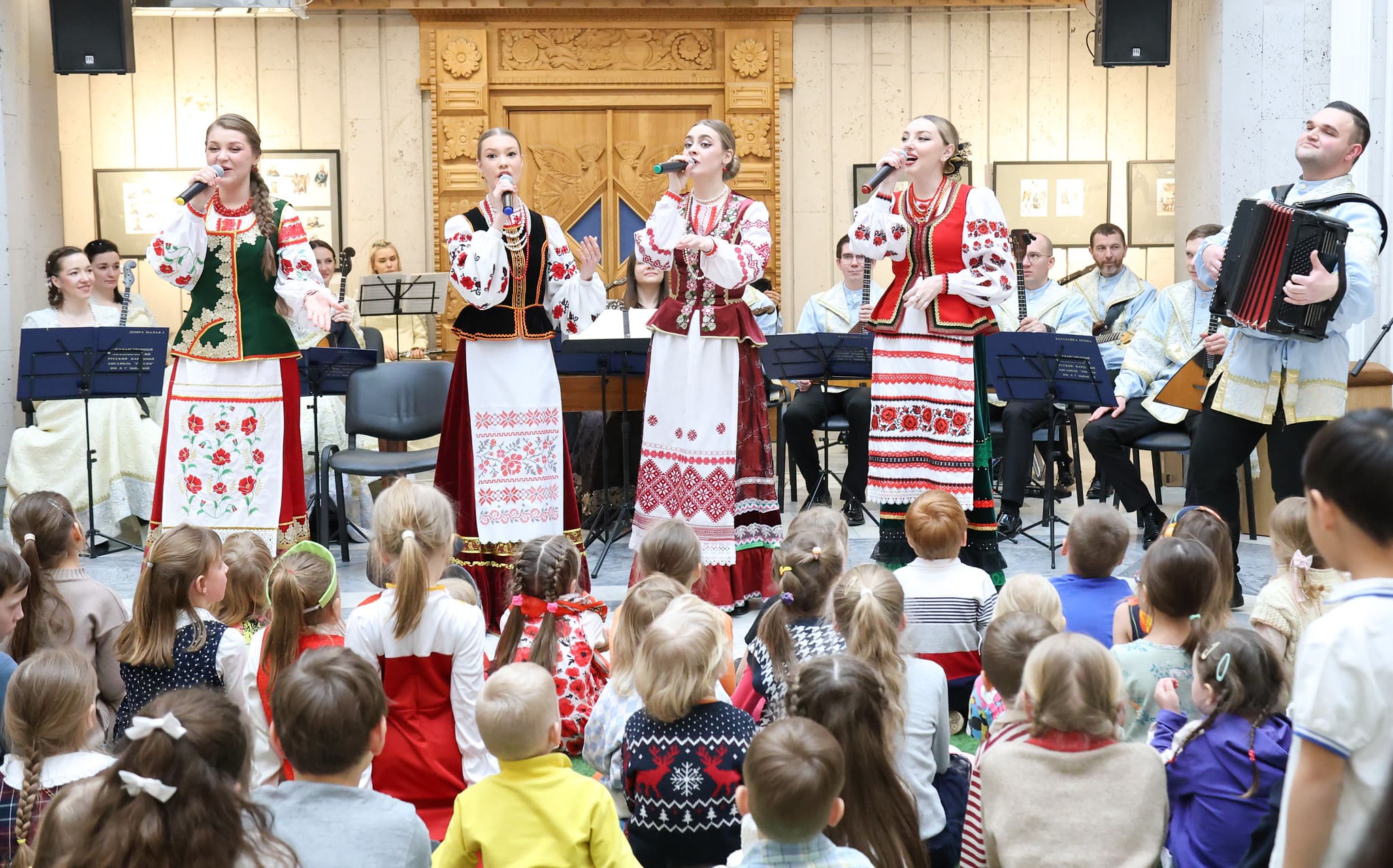 Государственный академический русский народный ансамбль «Россия» имени Л. Г. Зыкиной в РГДБ