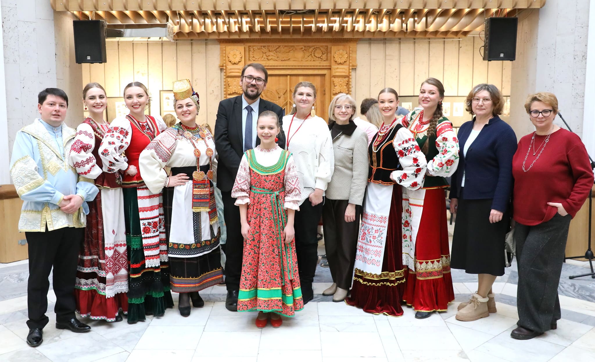 narodnyj ansambl rossiya imeni l g zykinoj v rgdb