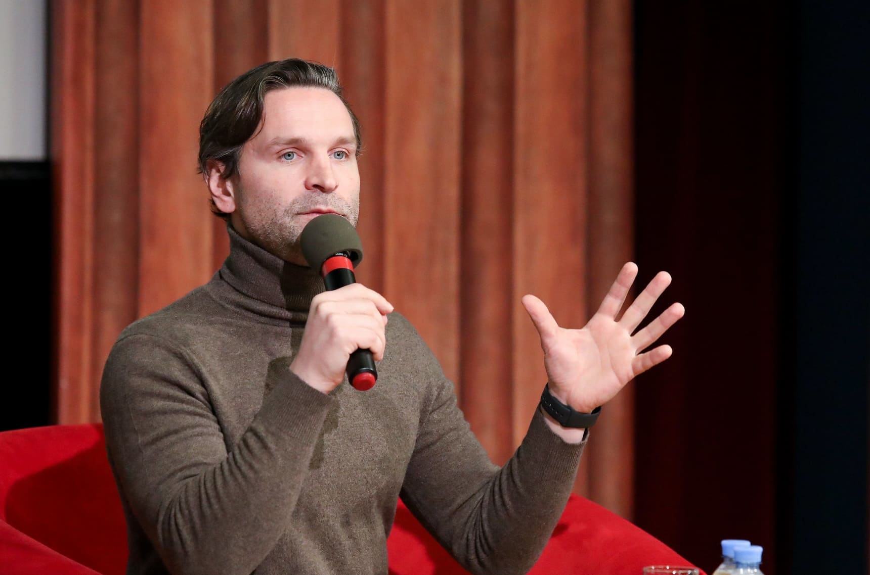 Виктор Добронравов