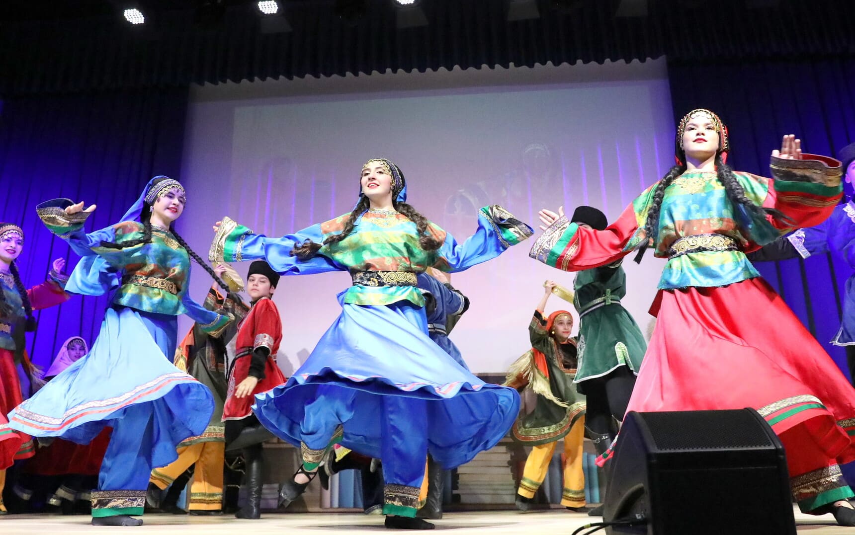 Ансамбль «Выше гор»