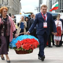 Букет от директора Славянского фонда России Кирилла Мирейского