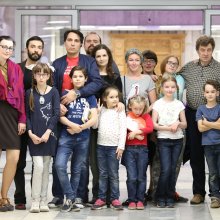 Дети поэтов читают стихи друзей своих родителей в детской библиотеке