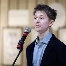 Сын писателя Юрия Коваля Алексей Коваль на открытии выставки в РГДБ