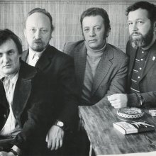 Друзья-художники Владимир Перцов, Евгений Монин, Виктор Чижиков, Вениамин Лосин, 1976 год. Фото Виктора Ахломова