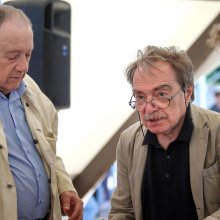 Заслуженный деятель искусств РФ Александр Адабашьян, слева Виктор Чижиков.