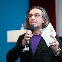 Валентин Степанов