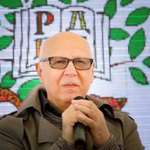Русский поэт, эссеист, переводчик поэзии Григорий Кружков на фестивале Красная площадь. Площадка Детская и учебная литература, куратор РГДБ.