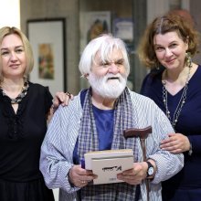 Народный художник РФ Николай Устинов в Российской государственной детской библиотеке.