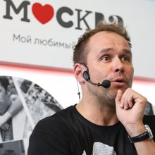 Максим Аверин на «Книжной бессонице» в книжном магазине «Москва» 