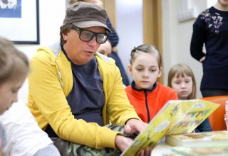 Путешественник Леонид Круглов на «Мармеладном дне» в детской библиотеке (РГДБ)