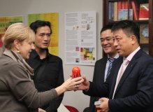 Мария Веденяпина и делегация книгоиздателей из Вьетнама