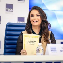 Телеведущая, президент фонда "Спешите делать добро" Оксана Федорова
