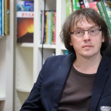 Дмитрий Воденников – поэт и эссеист. Автор книг «Воденников в прозе», «Репейник», «Вкусный обед для равнодушных кошек» и др.