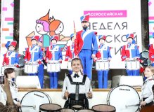 Ансамбли «Девчонки в ритме» и «Знаменские барабанщики»