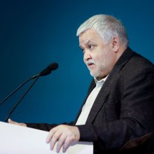  Максим Кронгауз- профессор, доктор филологических наук
